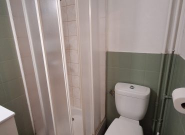 Chambre d'hôtes randonneurs Saint Barbe Plestin les greves salle d'eau