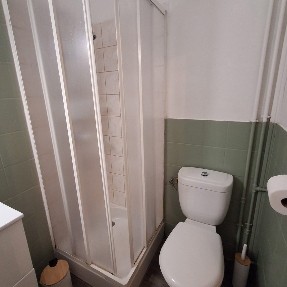 Chambre d'hôtes randonneurs Saint Barbe Plestin les greves salle d'eau